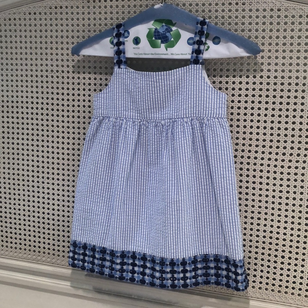 Seersucker Dress
VINEYARD VINES
